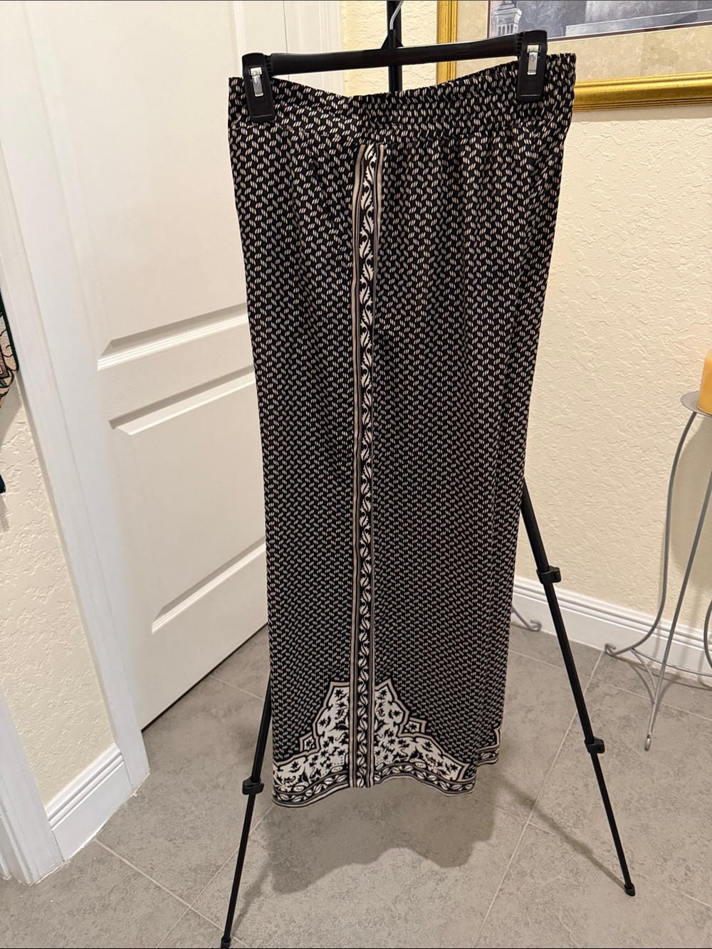 Max Studio Black and White Printed Maxi Skirt
